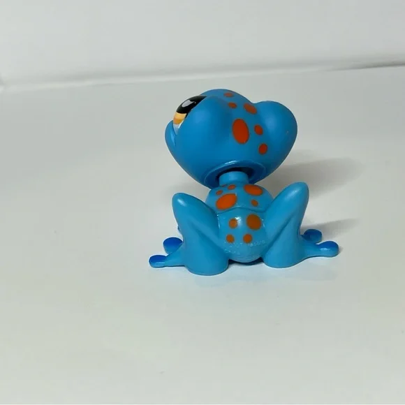 Authentic Littlest Pet Shop LPS Hasbro #806 Blue Spotted Frog Trampoline Orange - Picture 7 of 11